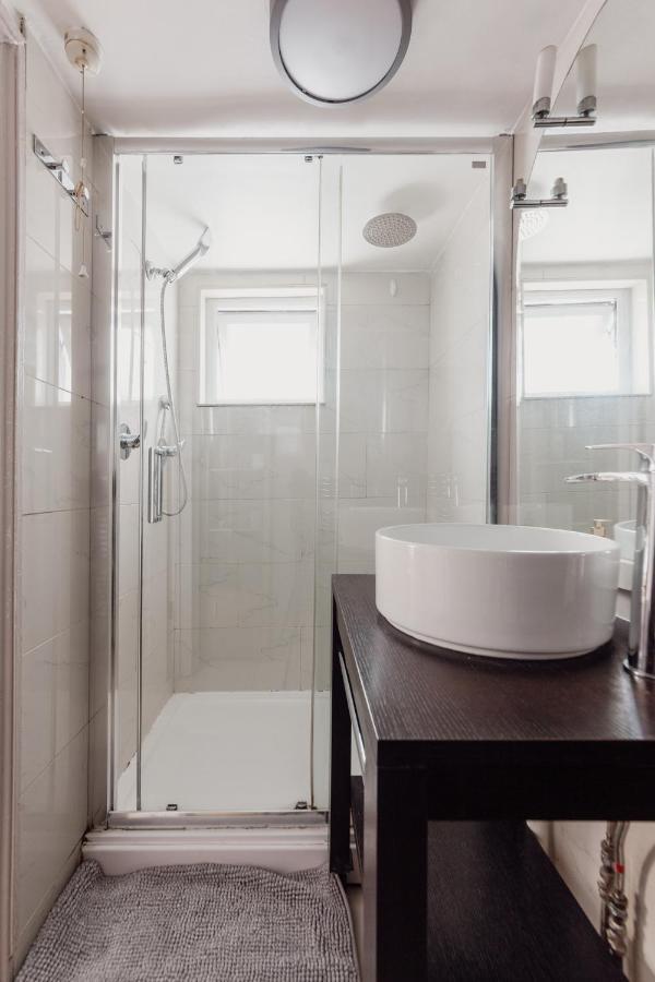 Апартаменти Charming & Beautiful 2 Bed Flat In Zone 1 Лондон Екстер'єр фото